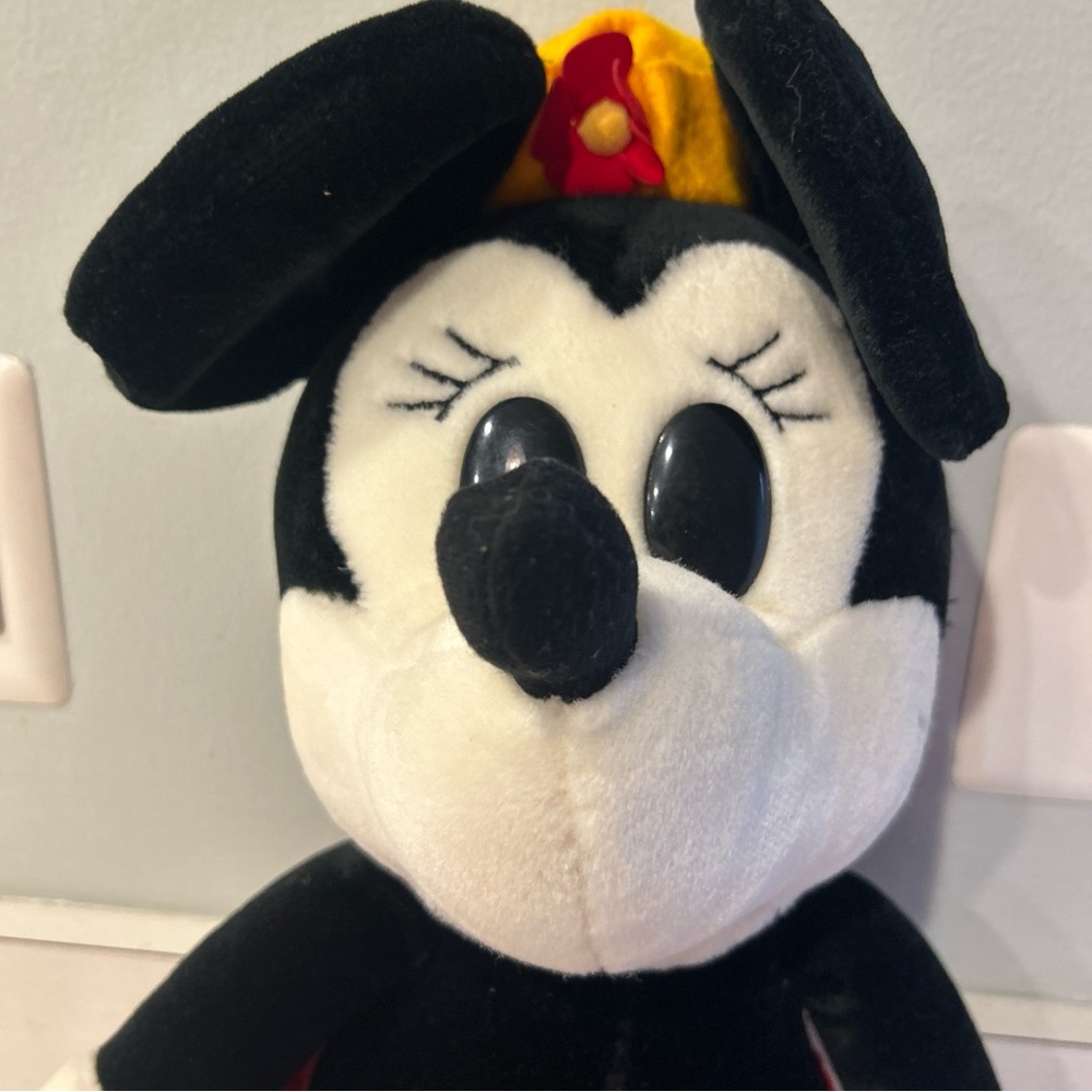Plush vintage Minnie Mouse from Disneyland Disney World - Picture 3 of 9